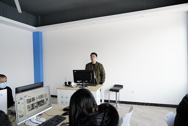 哈爾濱新華電腦學(xué)校