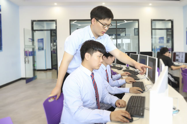 哈爾濱新華電腦學校