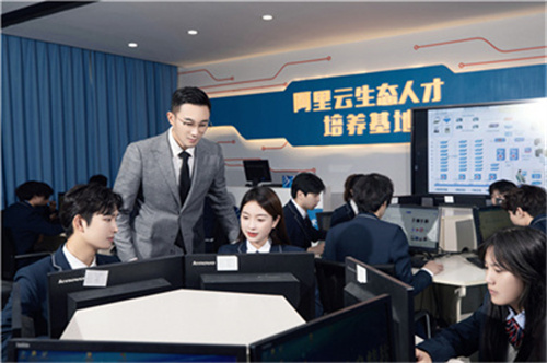 石家莊新華電腦學(xué)校