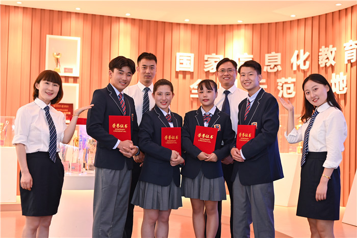 高中中專畢業升大專 學歷提升 重慶新華讓你一步到位