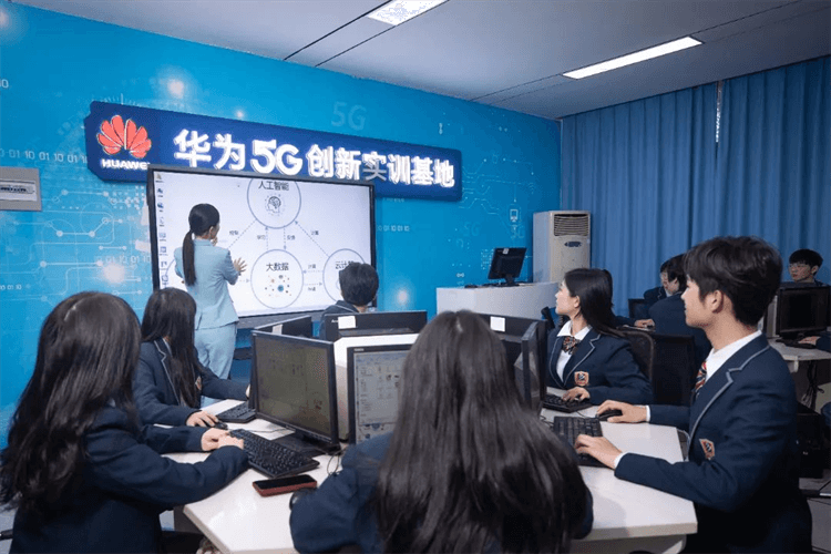 孩子不想上學，選擇打工還是來成都新華學技術
