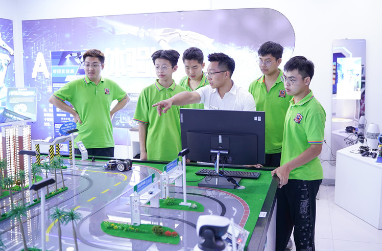 2024年適合初高中男生學(xué)技術(shù)的熱門專業(yè)入行門檻低，但就業(yè)不錯