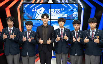 馬可來新華重拾校園生活，青春“競”是精彩！