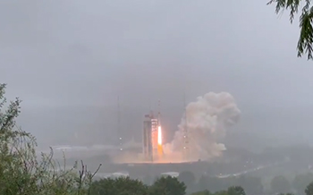 我國長征四號乙運載火箭成功發射天繪二號 02 組衛星