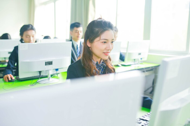 適合初高中畢業生學習的 熱門互聯網專業分享